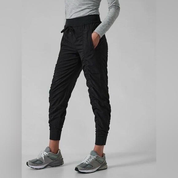 NWT- Athleta Attitude Lined Jogger Pants in Black Size: 16 - Picture 1 of 13
